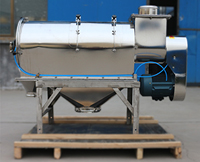 氣旋篩利用的使氣體的回旋將物料撲到篩網(wǎng)上，利用篩網(wǎng)孔徑的大小從而實(shí)現(xiàn)物料的篩分。