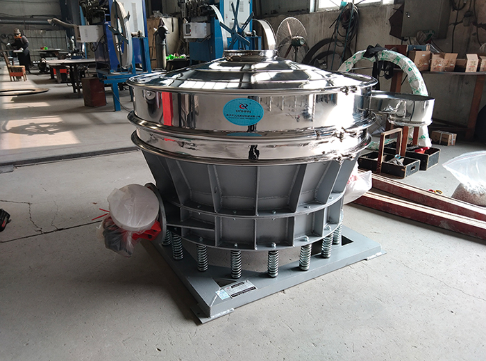 直徑1000mm直排篩與物料接觸的部分為304不銹鋼材質(zhì)適合篩分一些食品，化工，醫(yī)藥等行業(yè)的篩分要求。