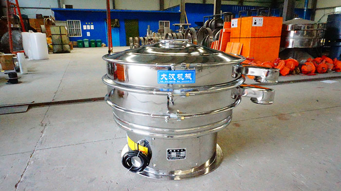 藕粉振動(dòng)篩適用于很多種不同的行業(yè)，對(duì)于物料多的篩分適用還是比較廣泛的。