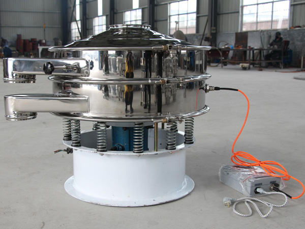 超聲波旋振篩加裝超聲波換能器實現(xiàn)超細物料的篩分與除雜。